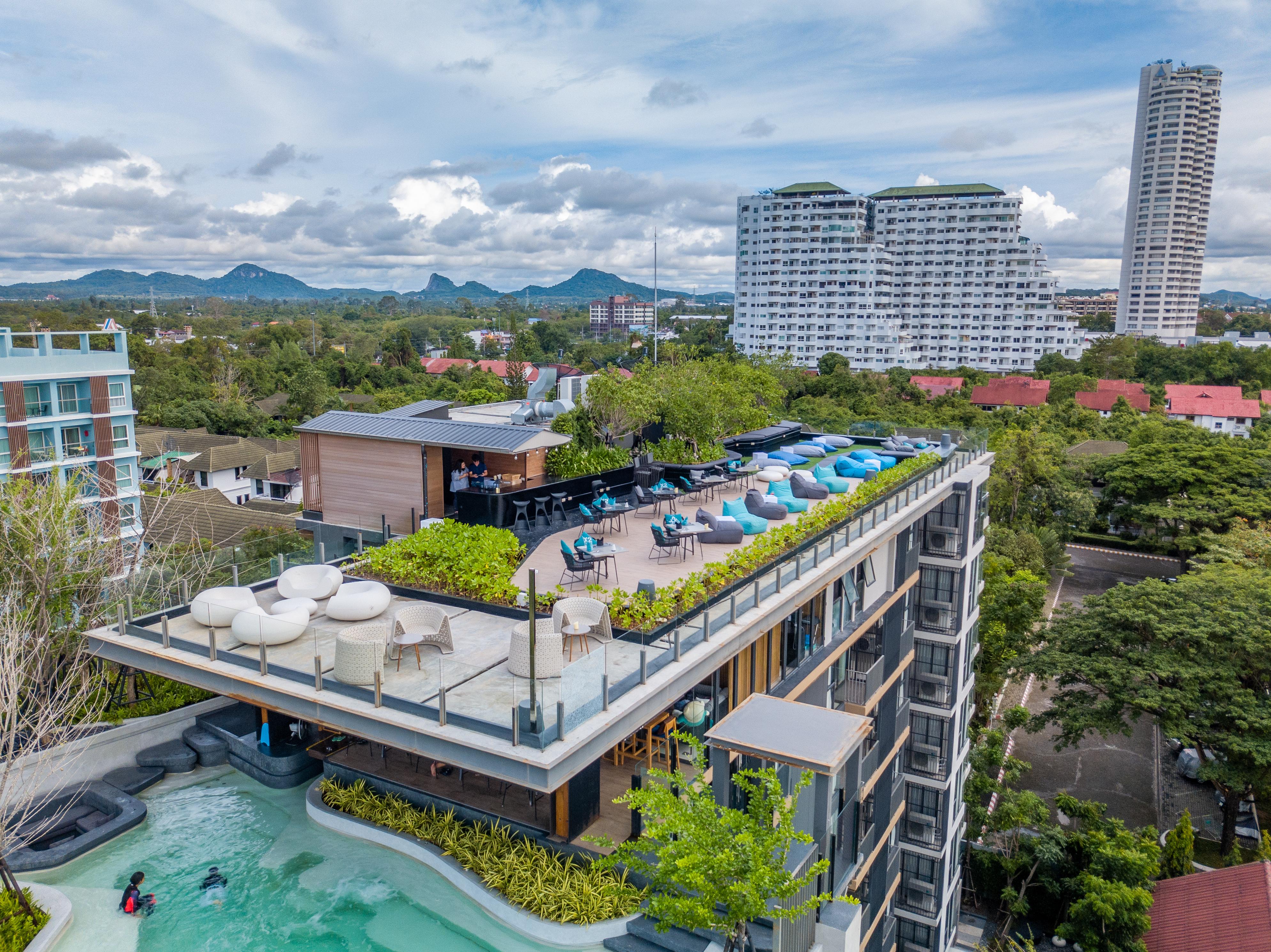 Cross Vibe Pattaya Seaphere Na Chom Thian Exterior photo
